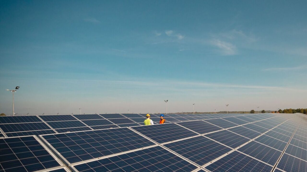 Data center carbon free Amazon