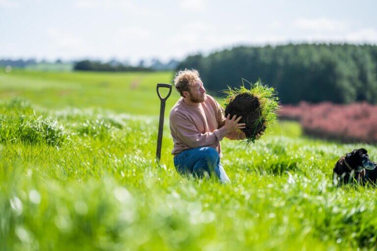 Soil,Carbon,Scientist,Research,In,The,Field,Conducted,With,Farmers
